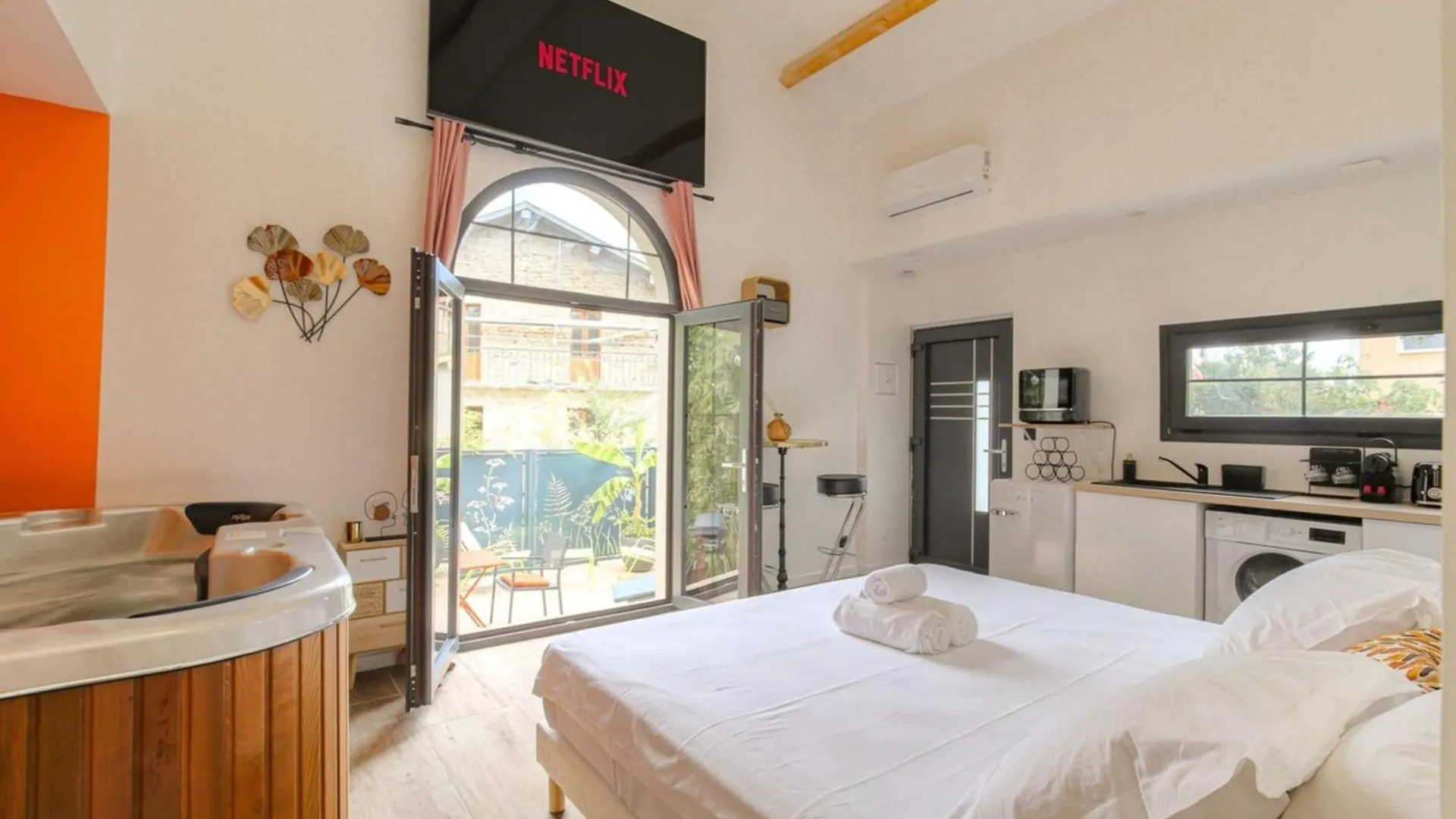 Holiday home Romantique Et Sensuelle Dardilly France